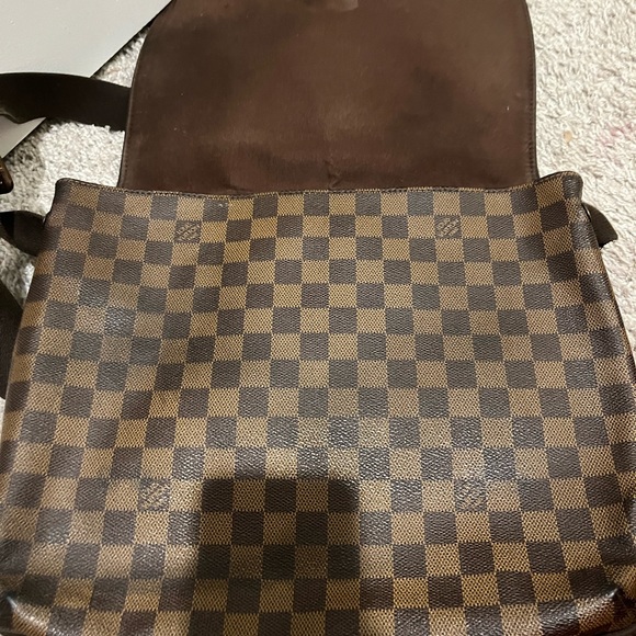 LOUIS VUITTON
Damier Ebene Brooklyn MM - Picture 7 of 12